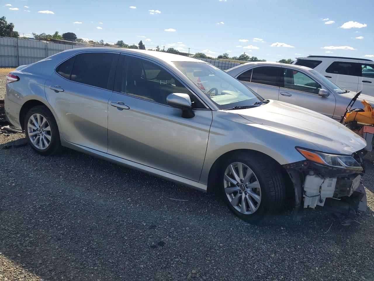 2018 TOYOTA CAMRY LE photo 10