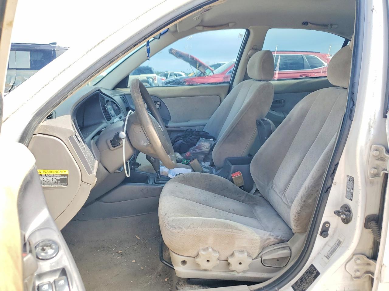 2004 HYUNDAI ELANTRA GLS photo 13