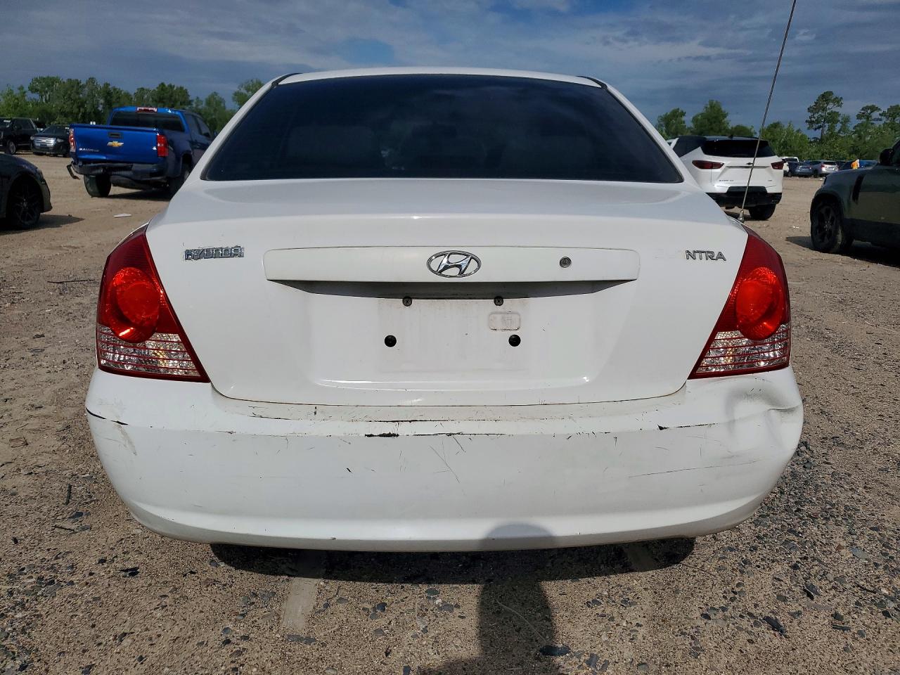 2004 HYUNDAI ELANTRA GLS photo 11