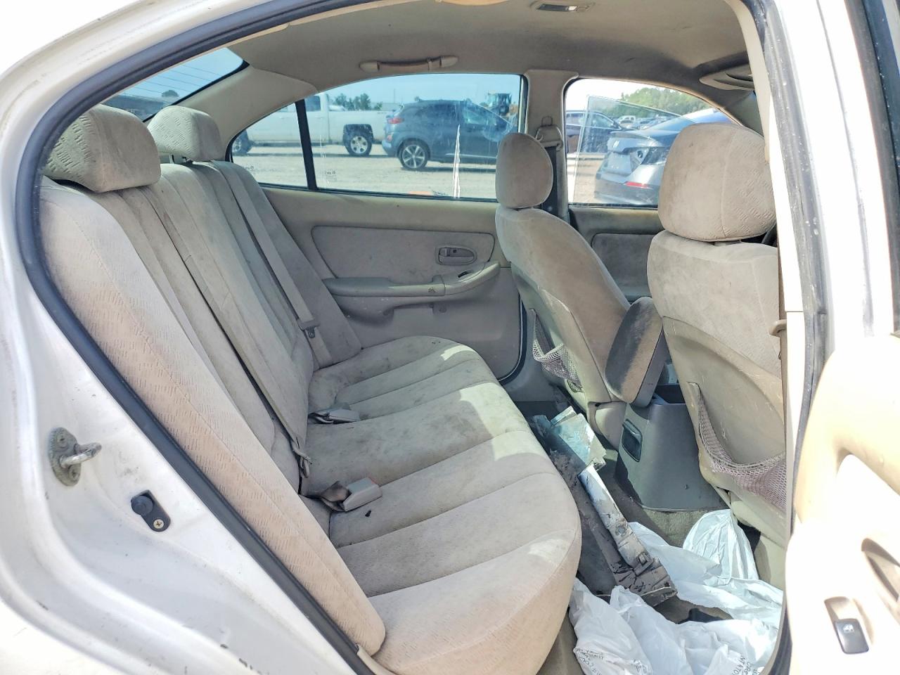 2004 HYUNDAI ELANTRA GLS photo 19
