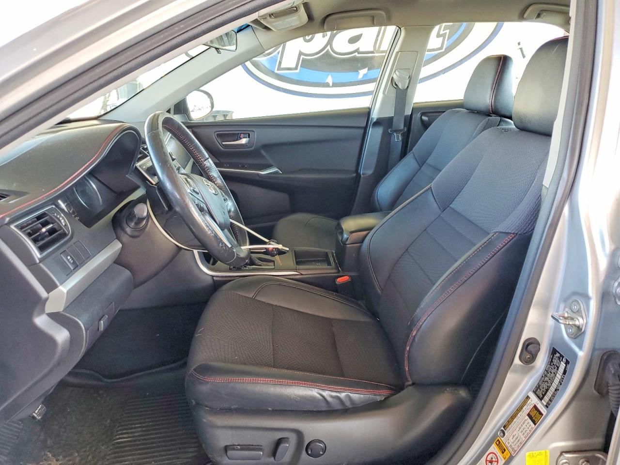 2017 TOYOTA CAMRY SE photo 19
