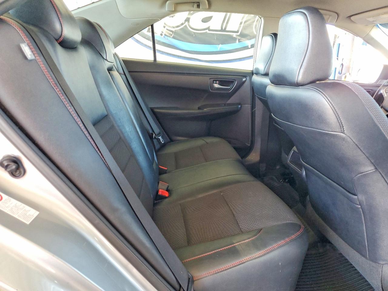 2017 TOYOTA CAMRY SE photo 28