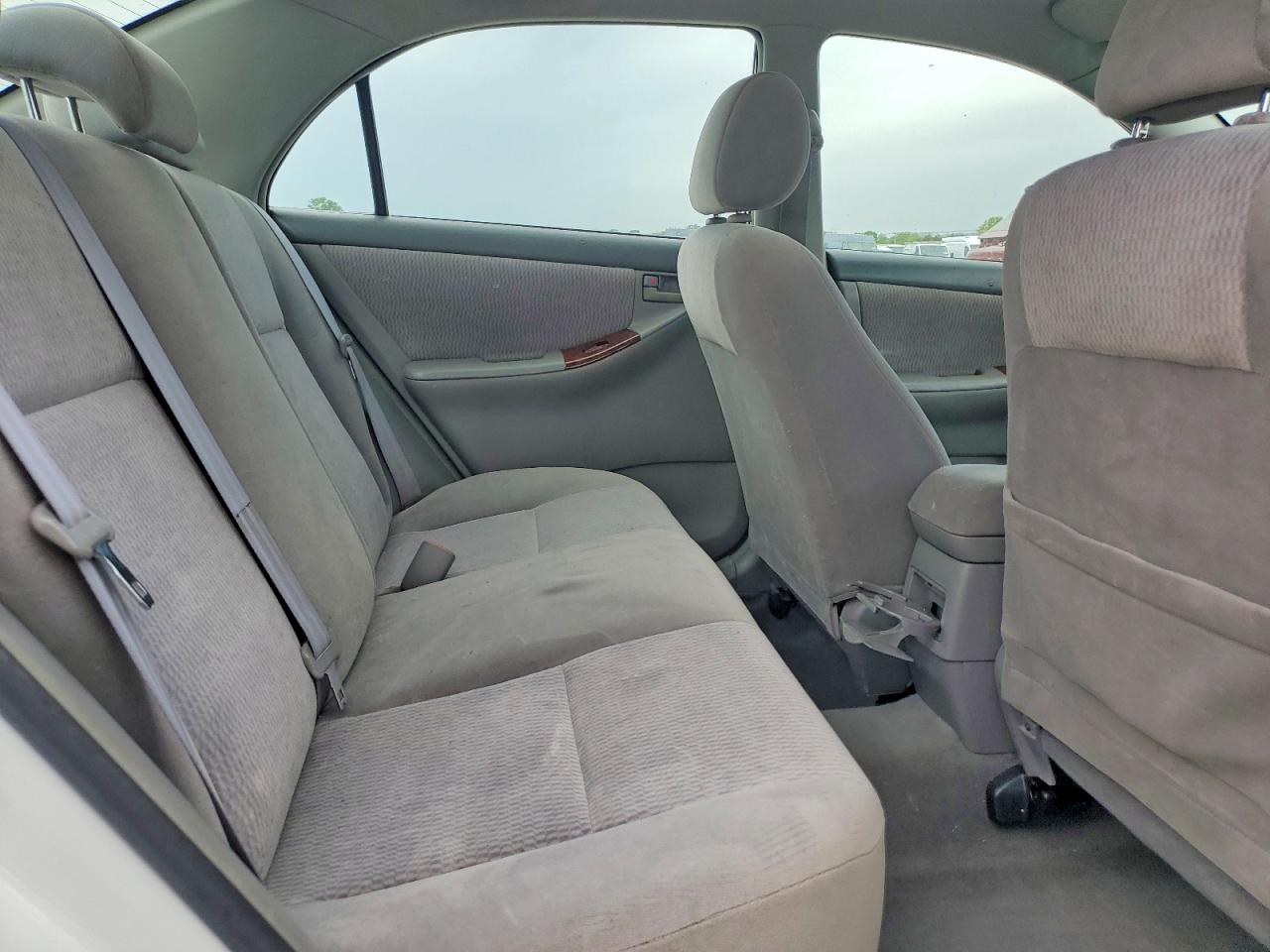 2005 TOYOTA COROLLA LE photo 10