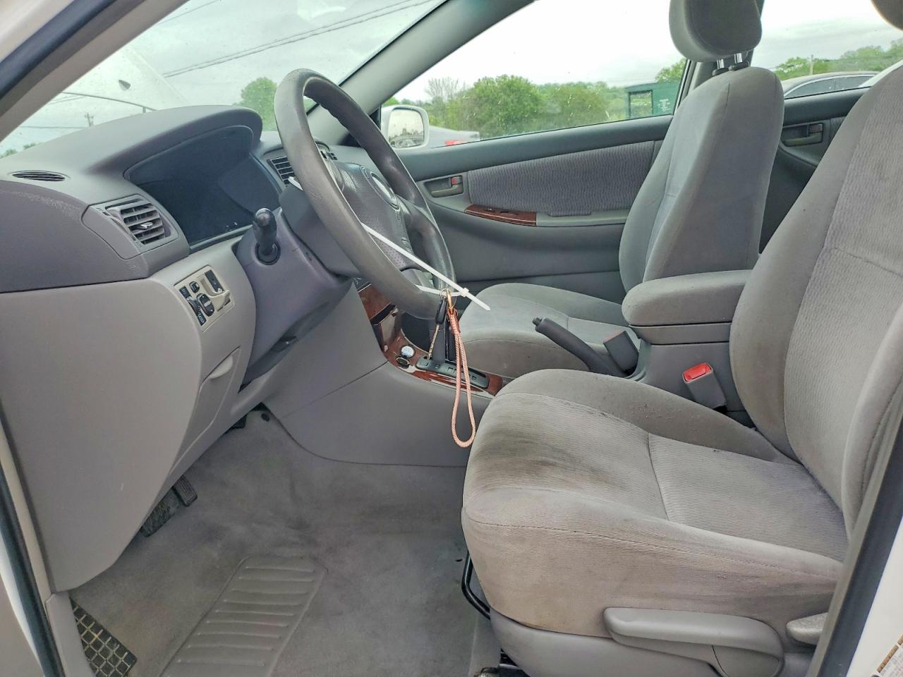 2005 TOYOTA COROLLA LE photo 7