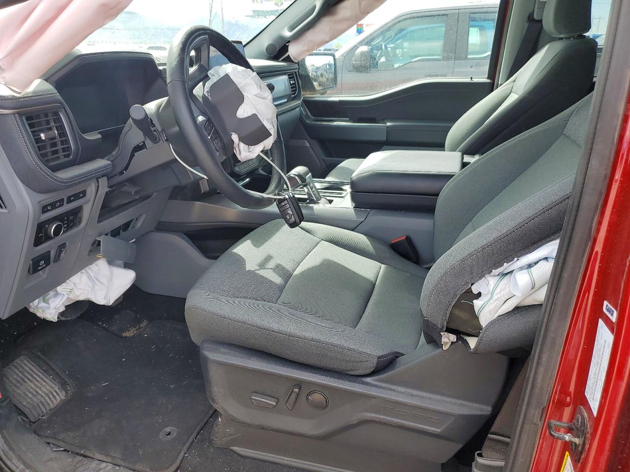 2024 FORD F150 LIGHTNING XLT photo 19