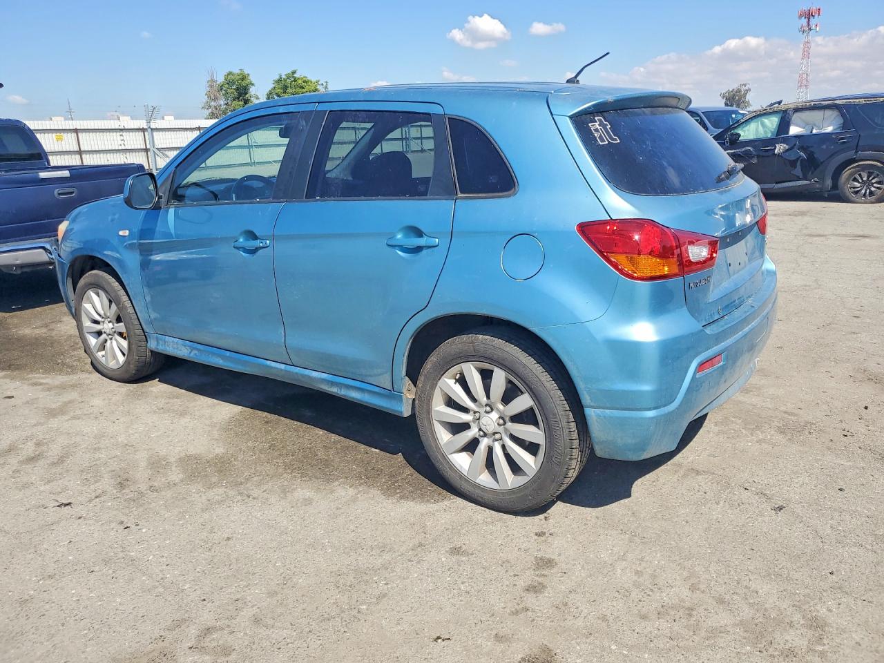 2011 MITSUBISHI OUTLANDER SPORT SE photo 3