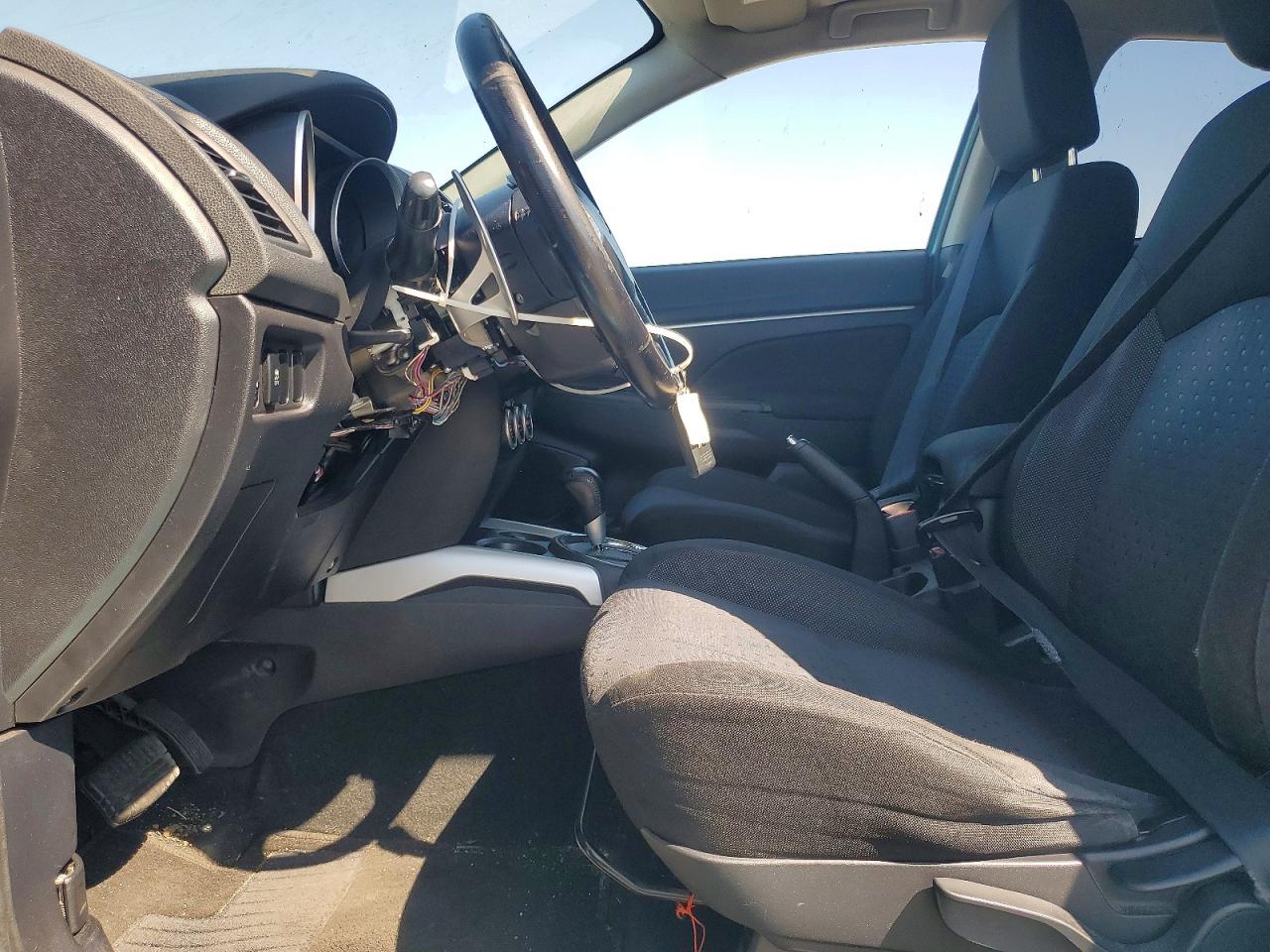 2011 MITSUBISHI OUTLANDER SPORT SE photo 13