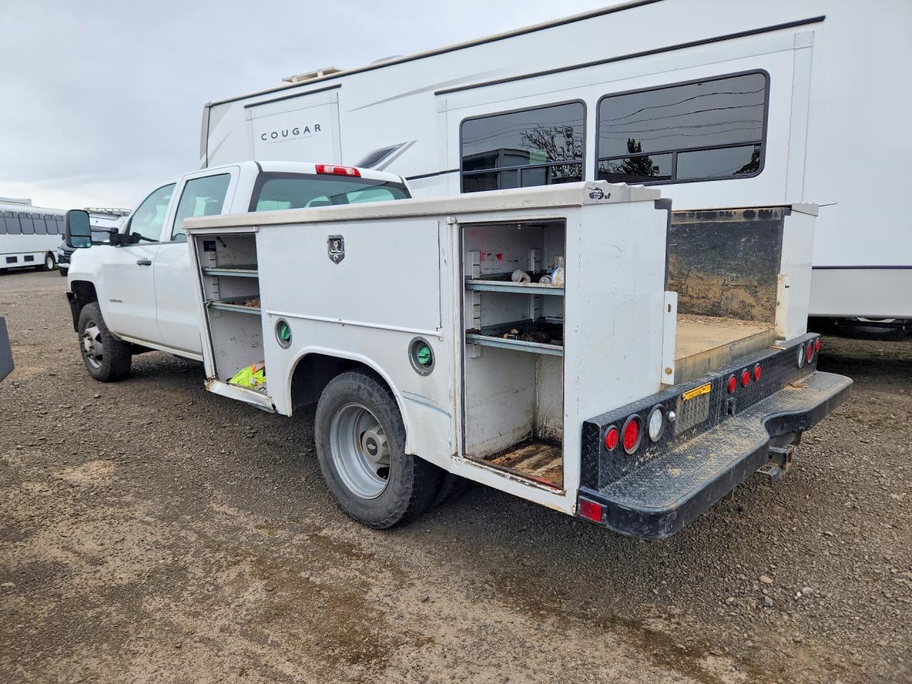 2017 CHEVROLET SILVERADO K3500 photo 3