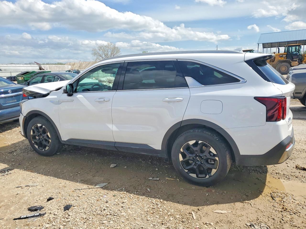 2024 KIA SORENTO S photo 3