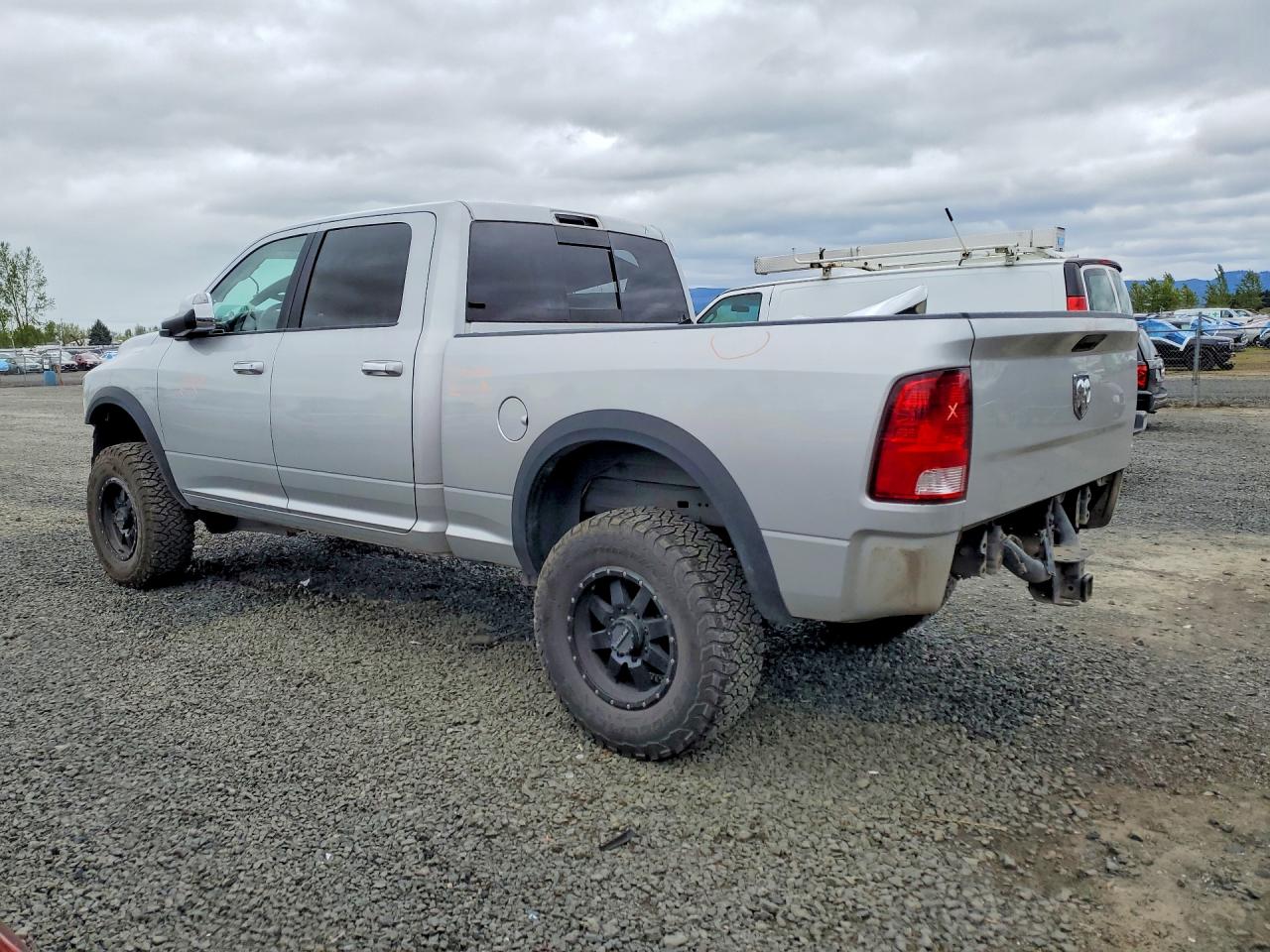 2017 RAM 2500 SLT photo 2