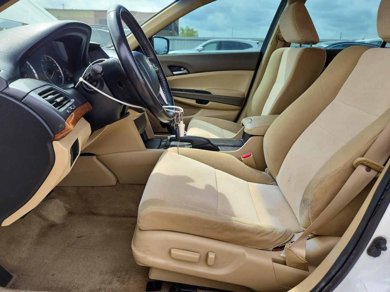 2011 HONDA ACCORD photo 19