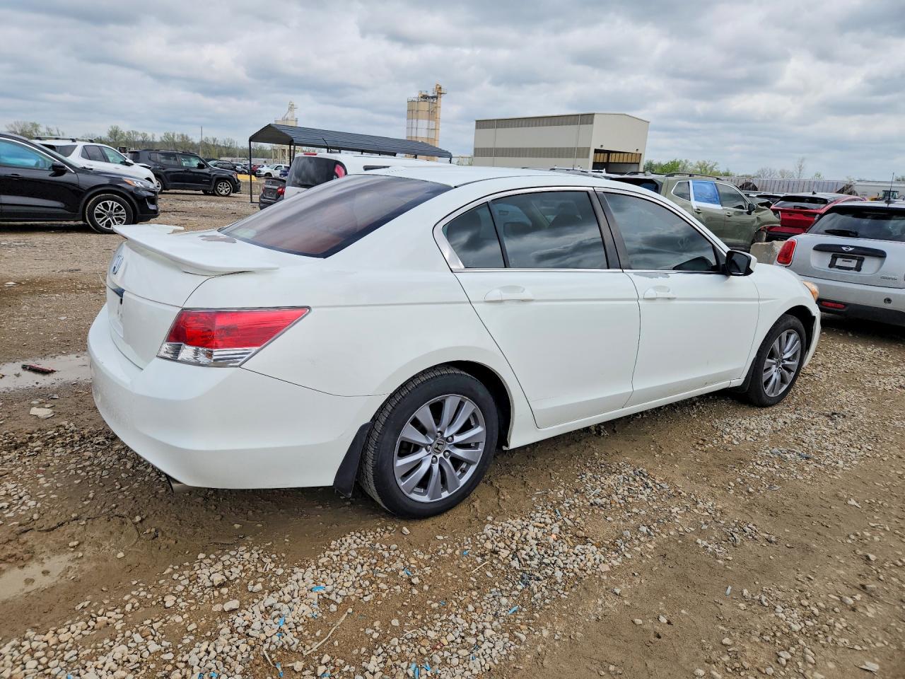 2011 HONDA ACCORD photo 7