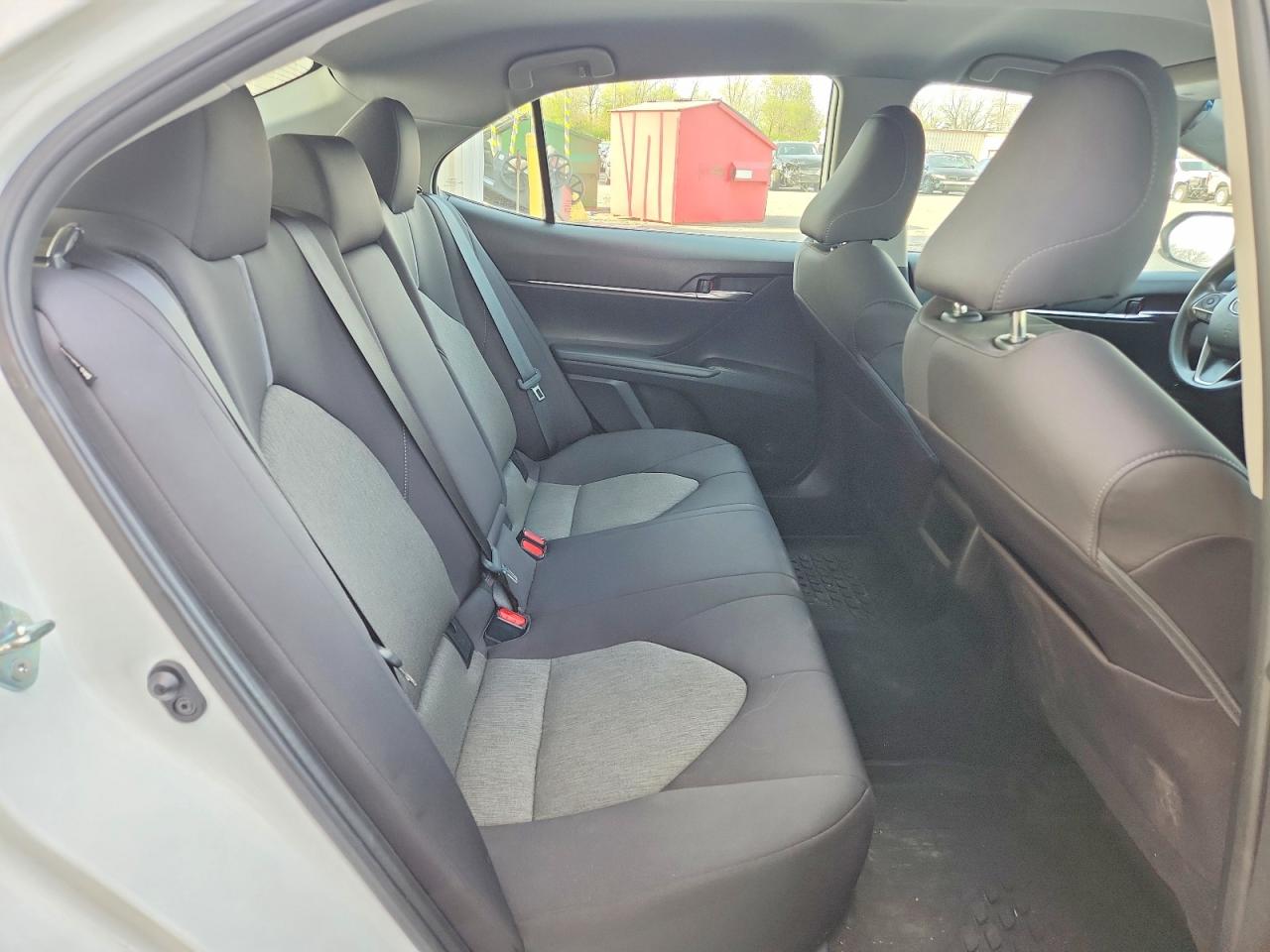 2022 TOYOTA CAMRY LE photo 28