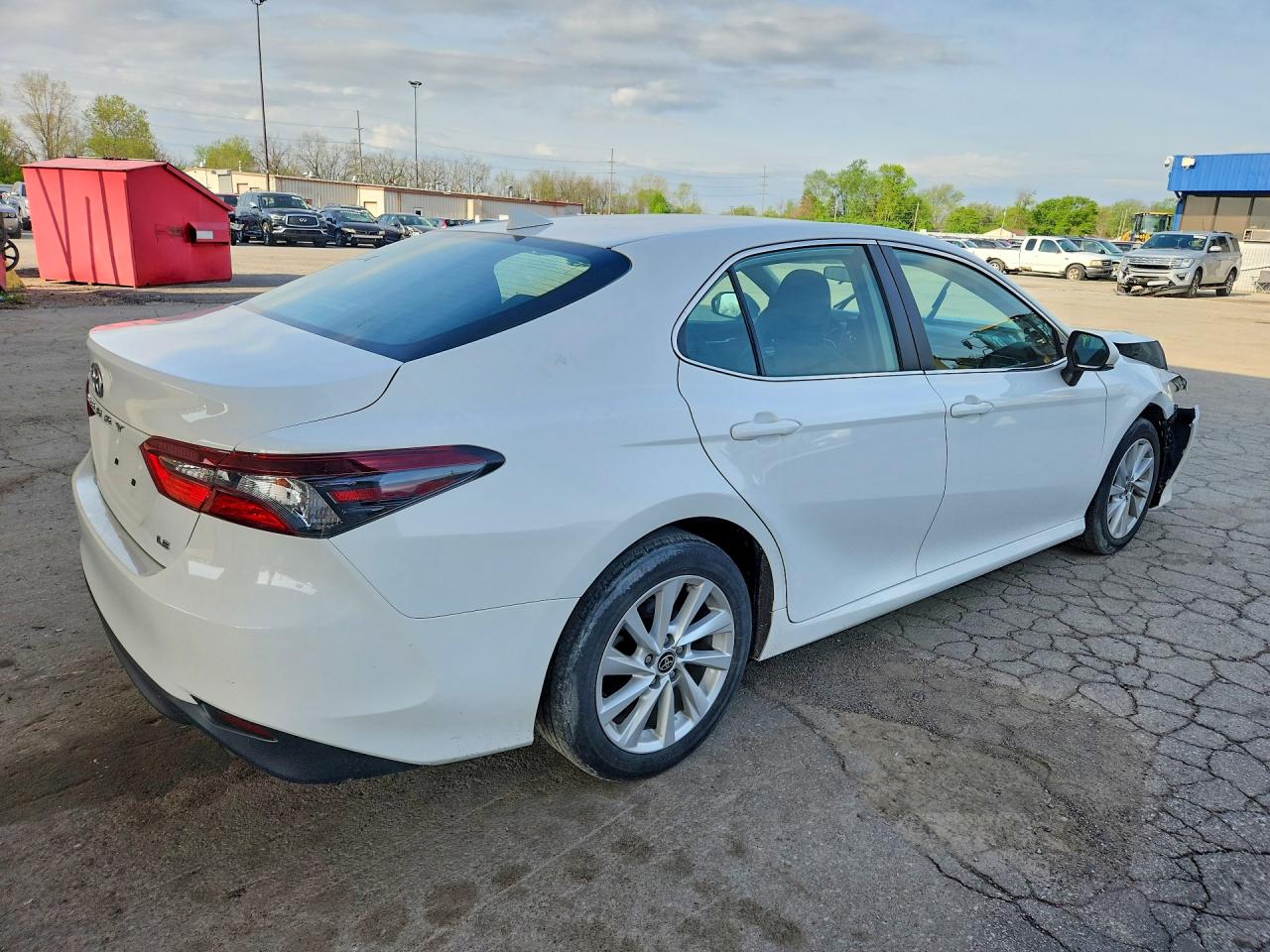 2022 TOYOTA CAMRY LE photo 7