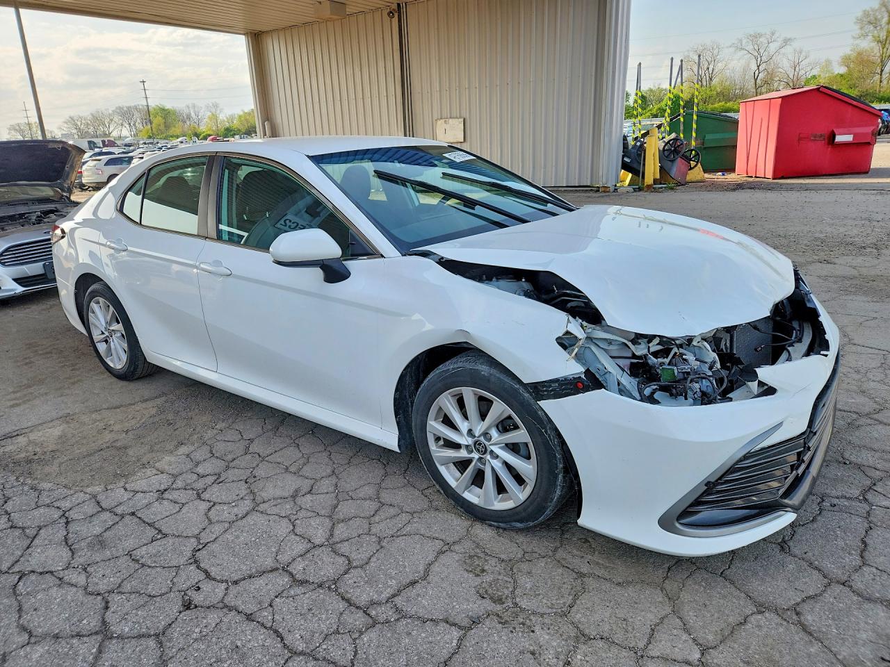2022 TOYOTA CAMRY LE photo 10