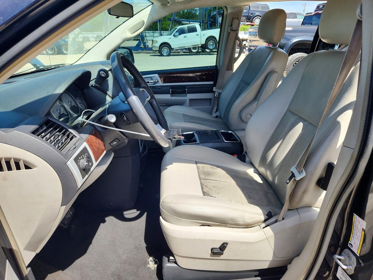2010 CHRYSLER TOWN & COUNTRY TOURING PLUS photo 7