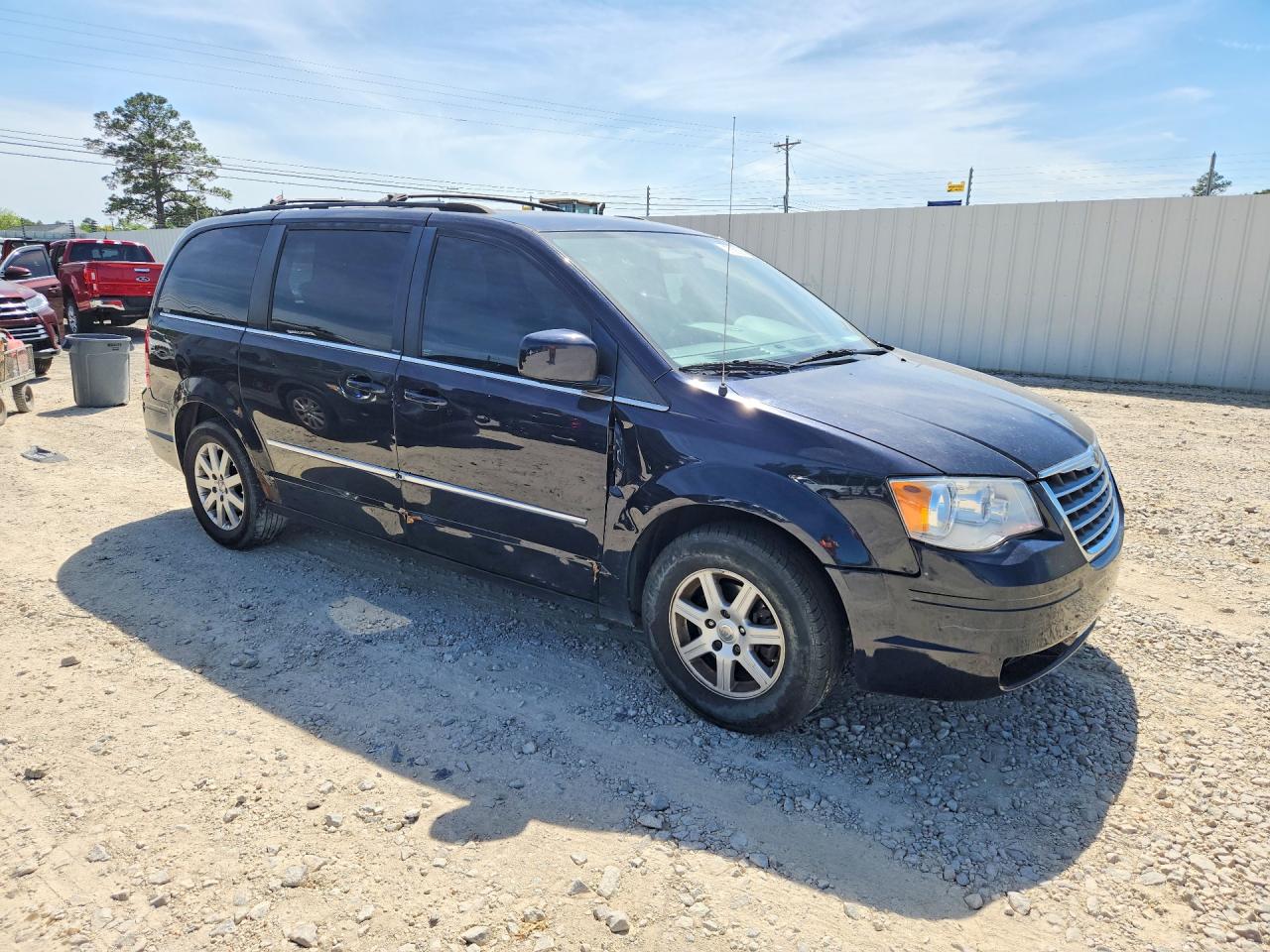 2010 CHRYSLER TOWN & COUNTRY TOURING PLUS photo 4