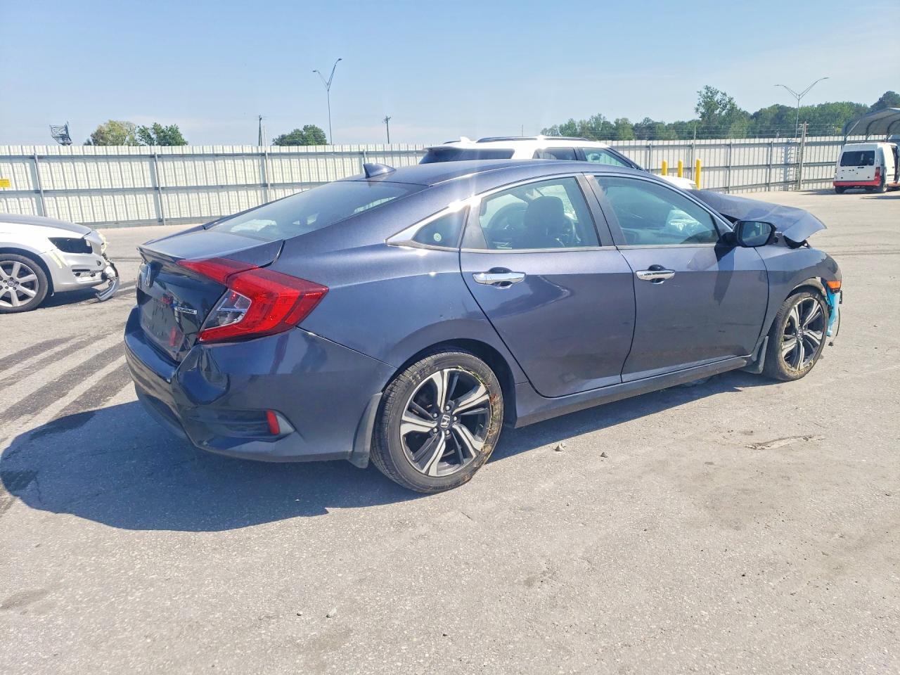 2017 HONDA CIVIC TOURING photo 3