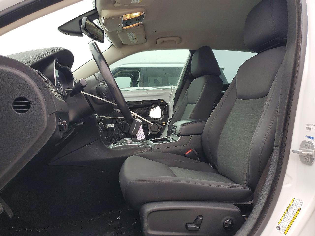 2019 CHRYSLER 300 TOURING photo 19