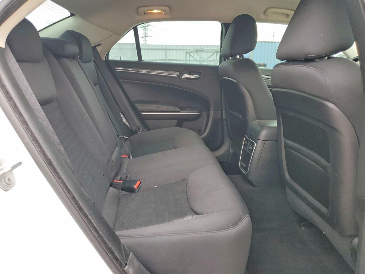 2019 CHRYSLER 300 TOURING photo 28