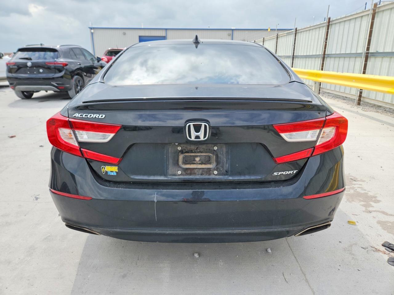 2018 HONDA ACCORD SPORT photo 11