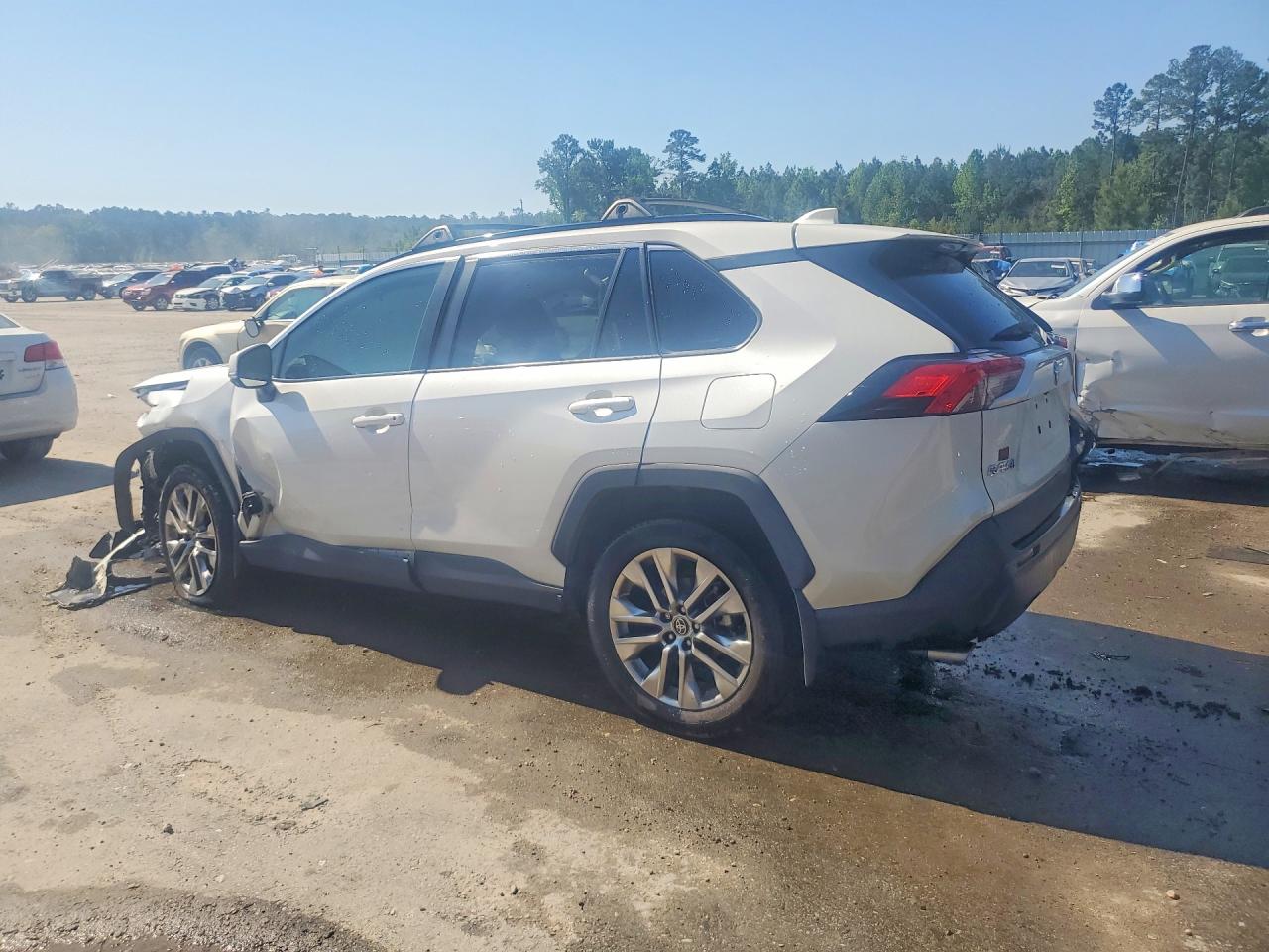 2021 TOYOTA RAV4 XLE PREMIUM photo 2