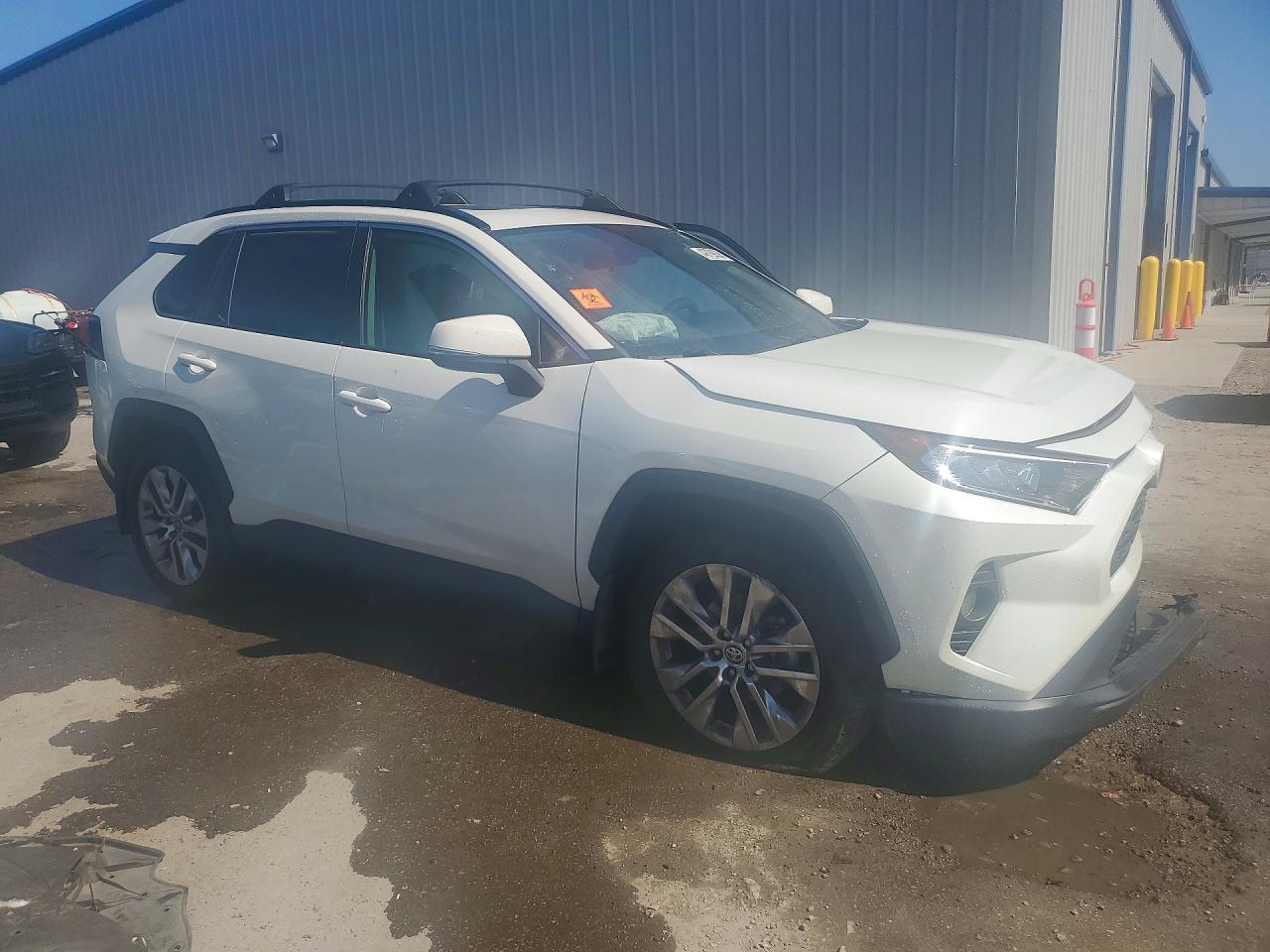 2021 TOYOTA RAV4 XLE PREMIUM photo 4
