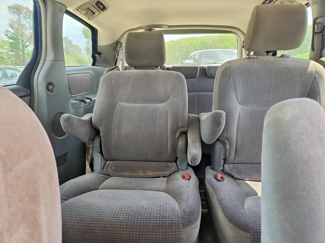 2006 TOYOTA SIENNA LE 7 PASSENGER photo 19