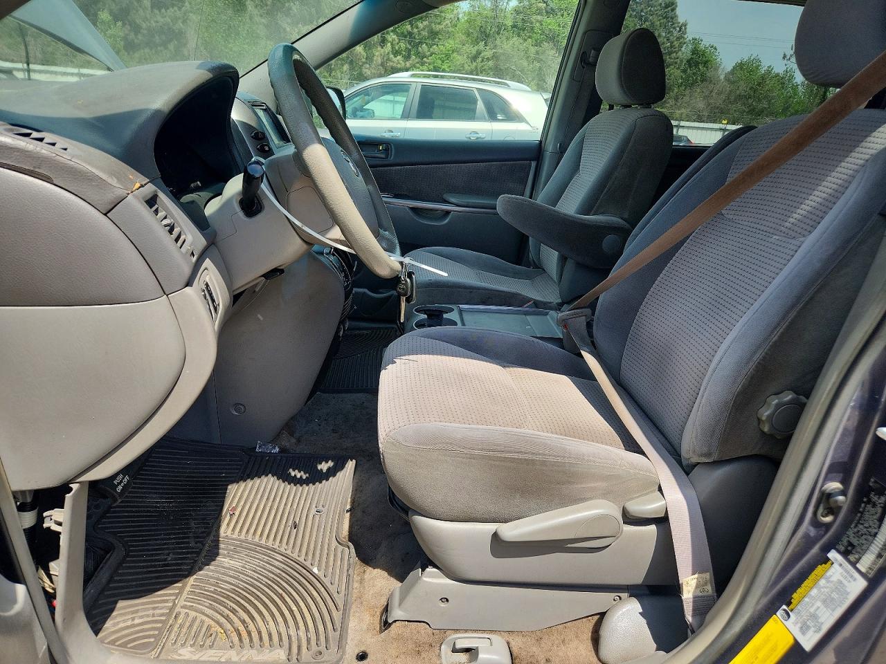 2006 TOYOTA SIENNA LE 7 PASSENGER photo 13