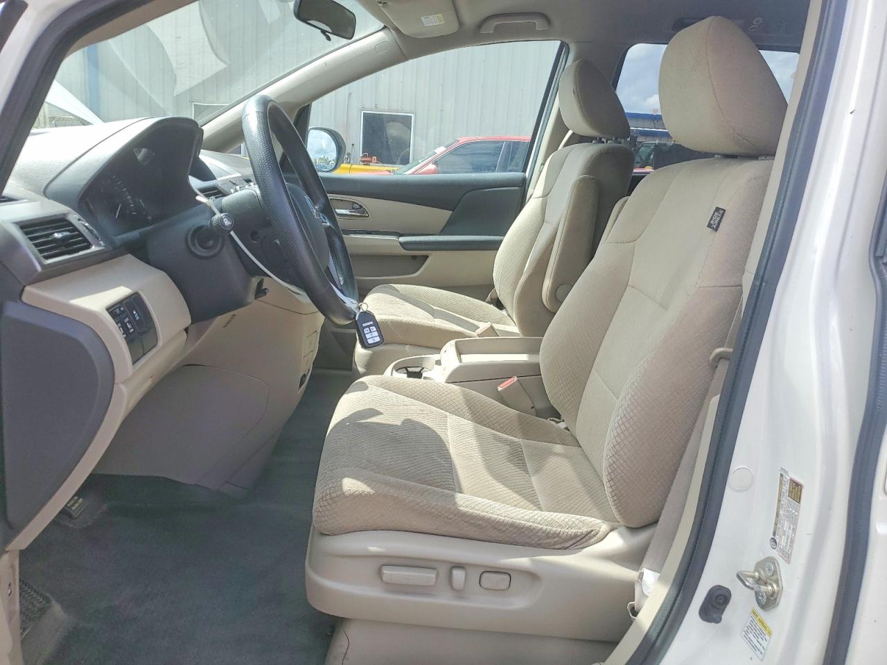 2016 HONDA ODYSSEY SE photo 19