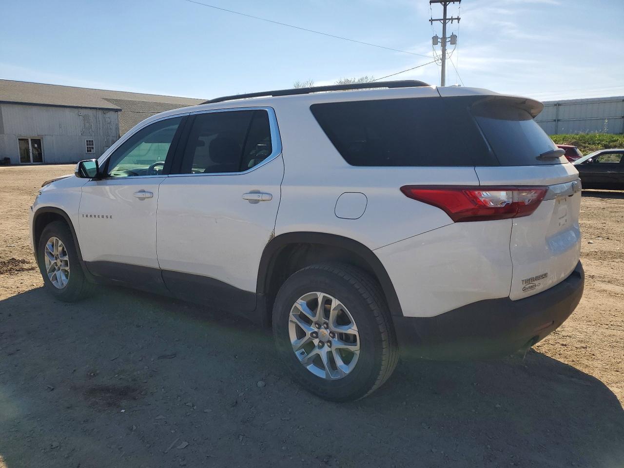 2020 CHEVROLET TRAVERSE LT photo 4