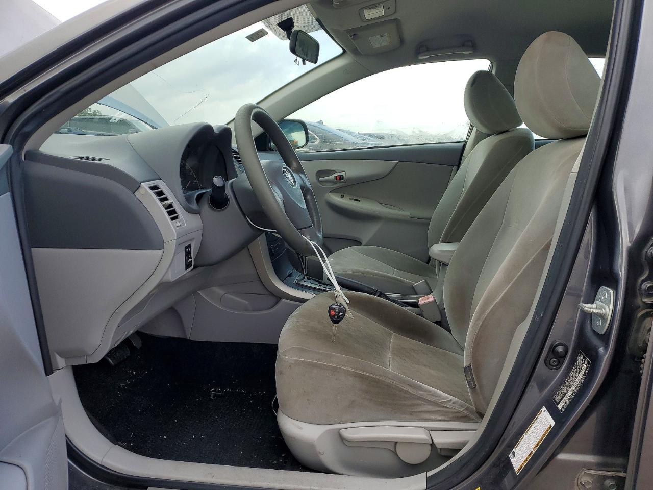 2009 TOYOTA COROLLA LE photo 13