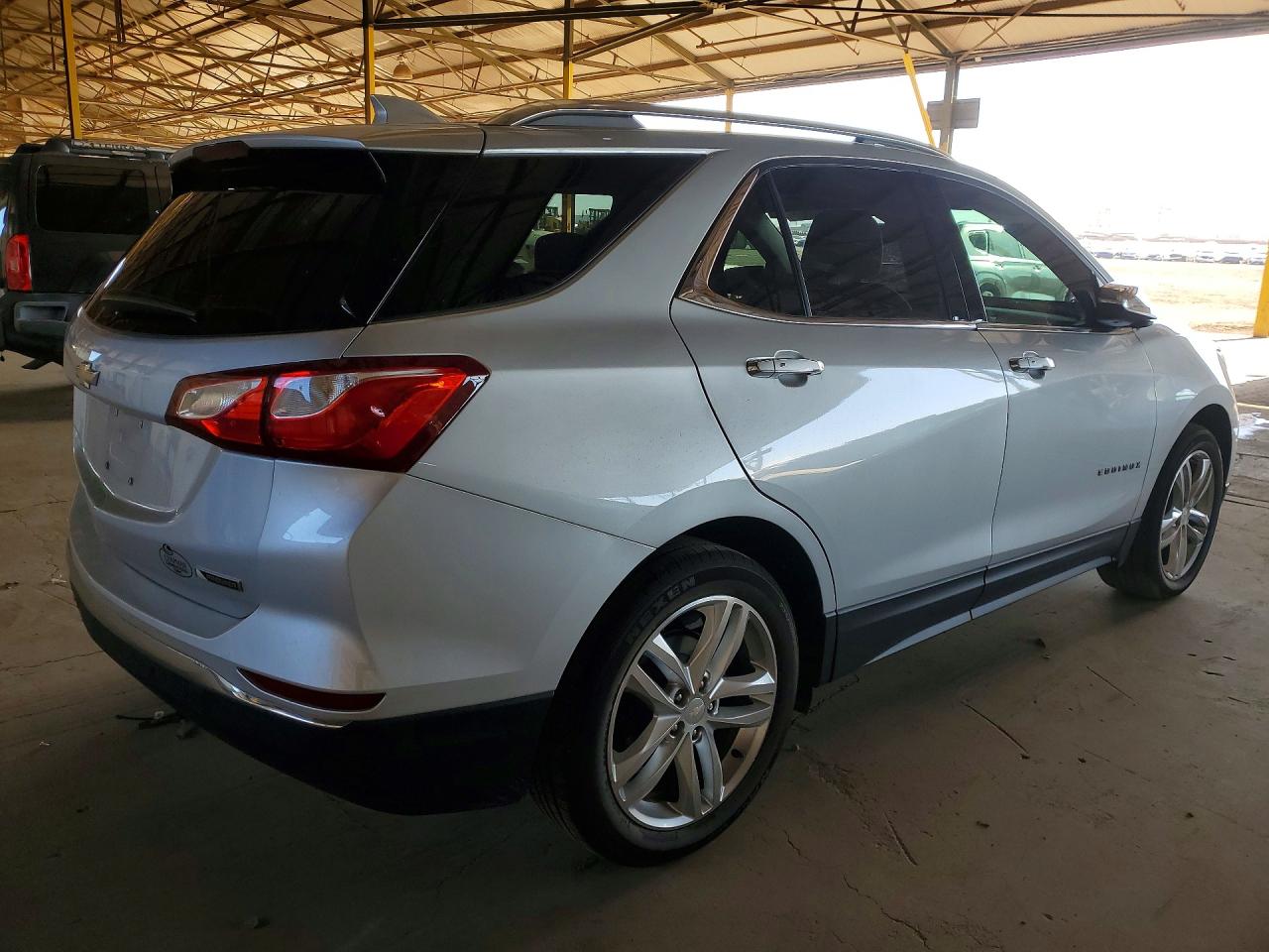 2018 CHEVROLET EQUINOX PREMIER photo 5