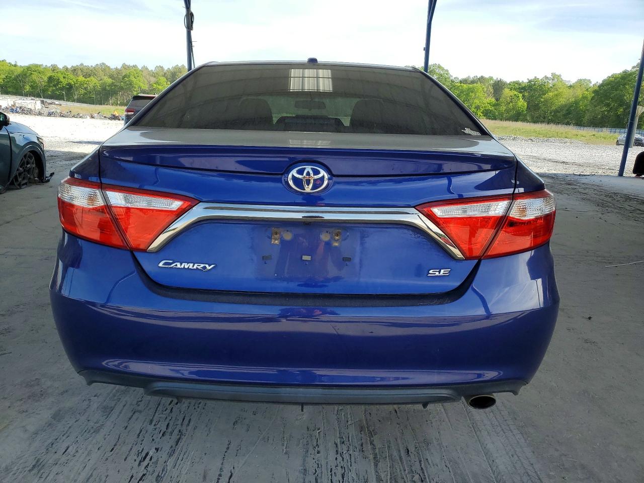 2016 TOYOTA CAMRY SE photo 16