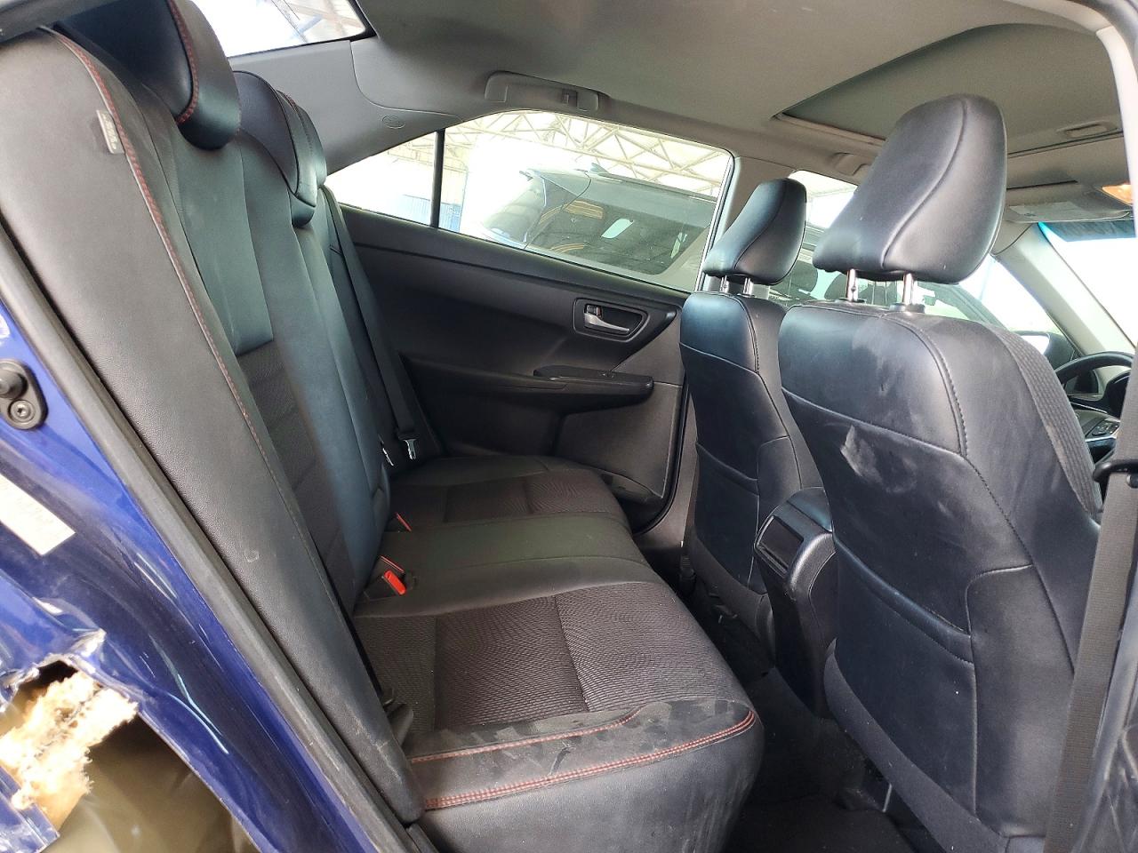 2016 TOYOTA CAMRY SE photo 28