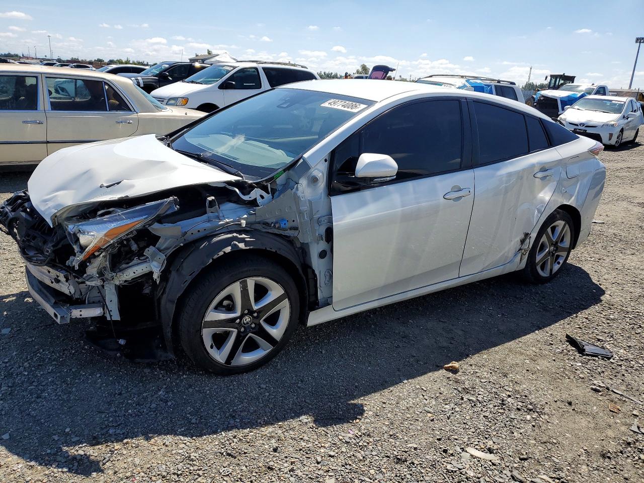 2016 TOYOTA PRIUS