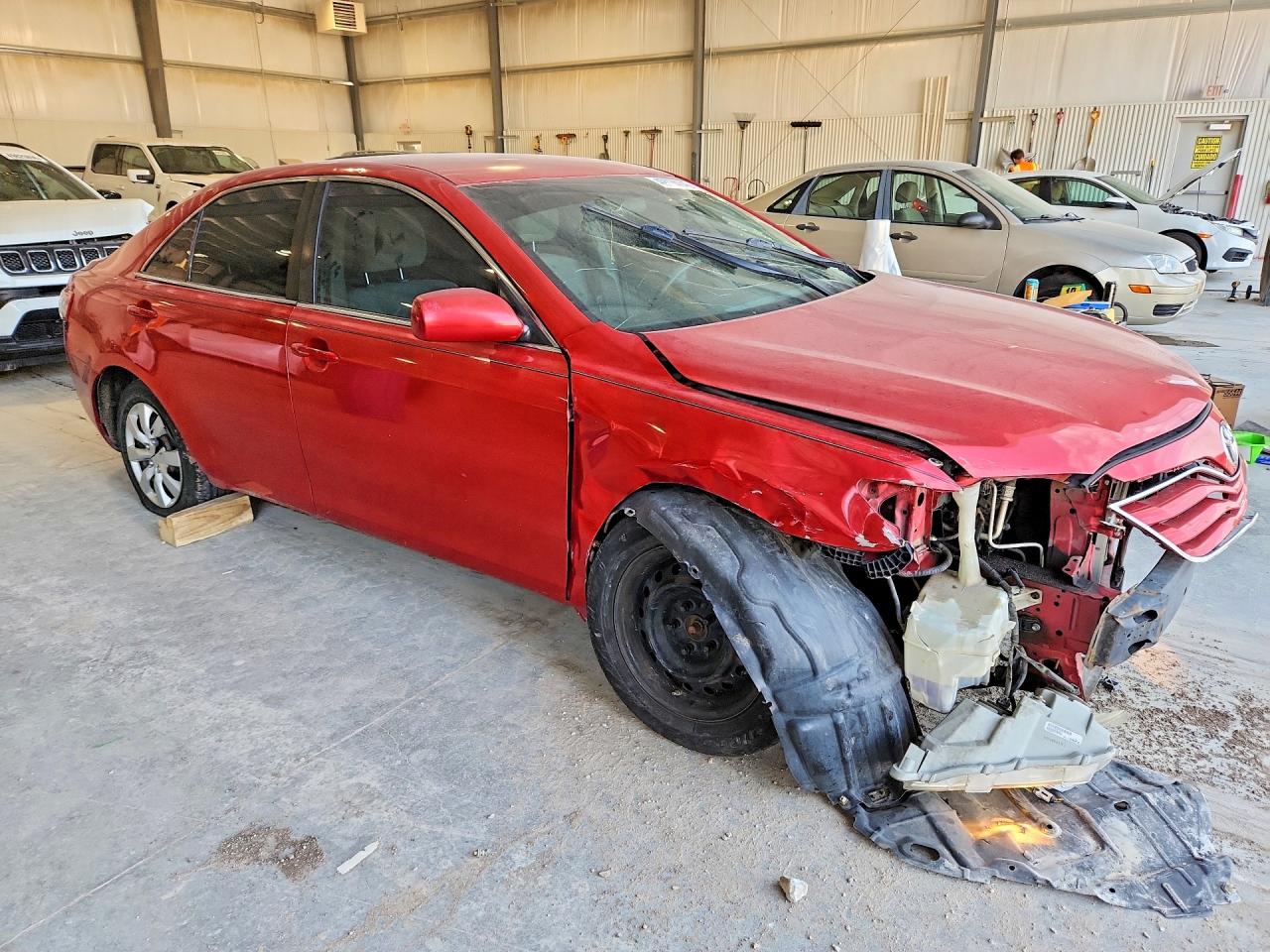 2011 TOYOTA CAMRY LE photo 4