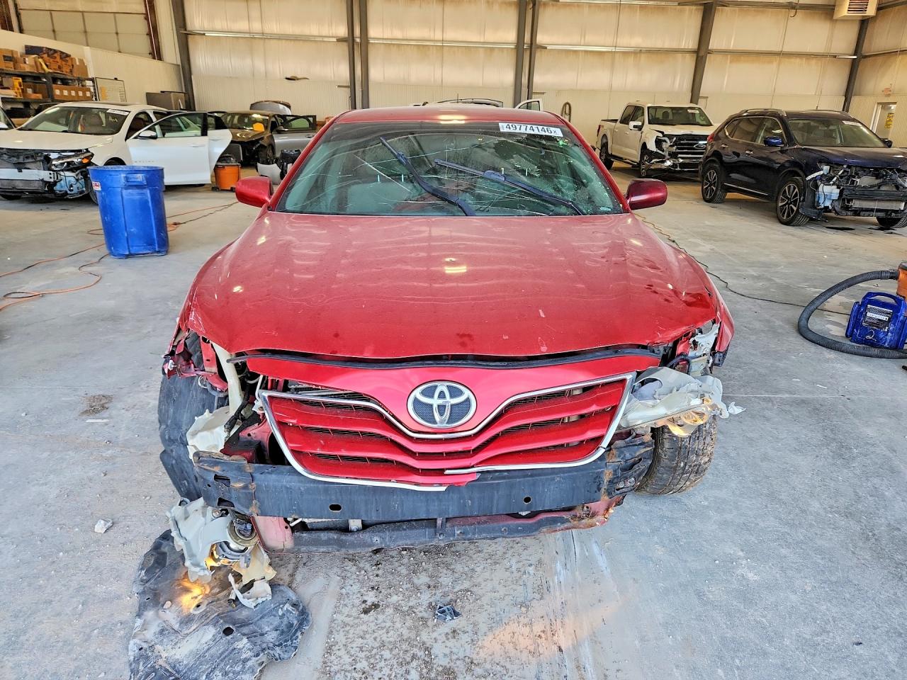 2011 TOYOTA CAMRY LE photo 5