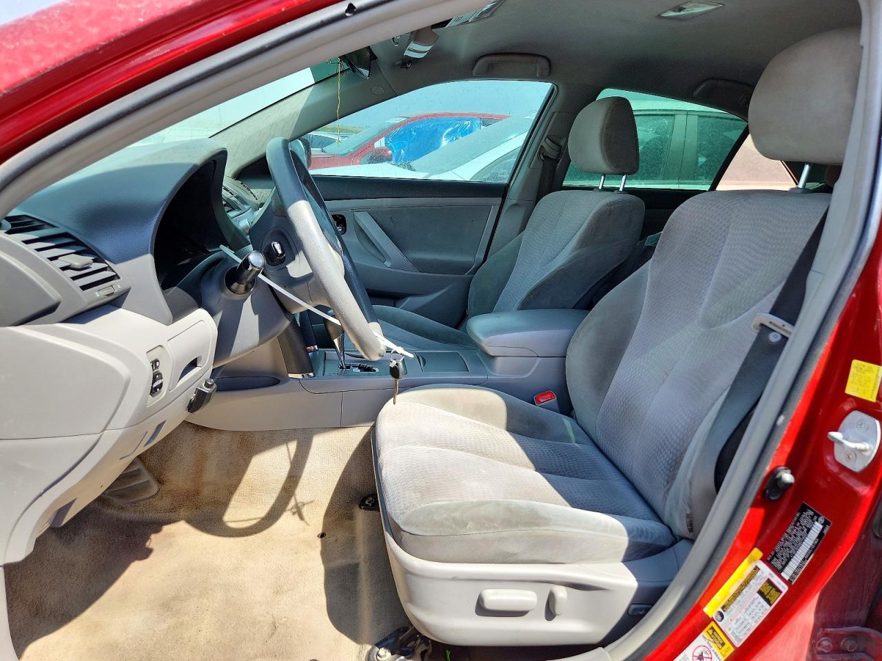 2011 TOYOTA CAMRY LE photo 7