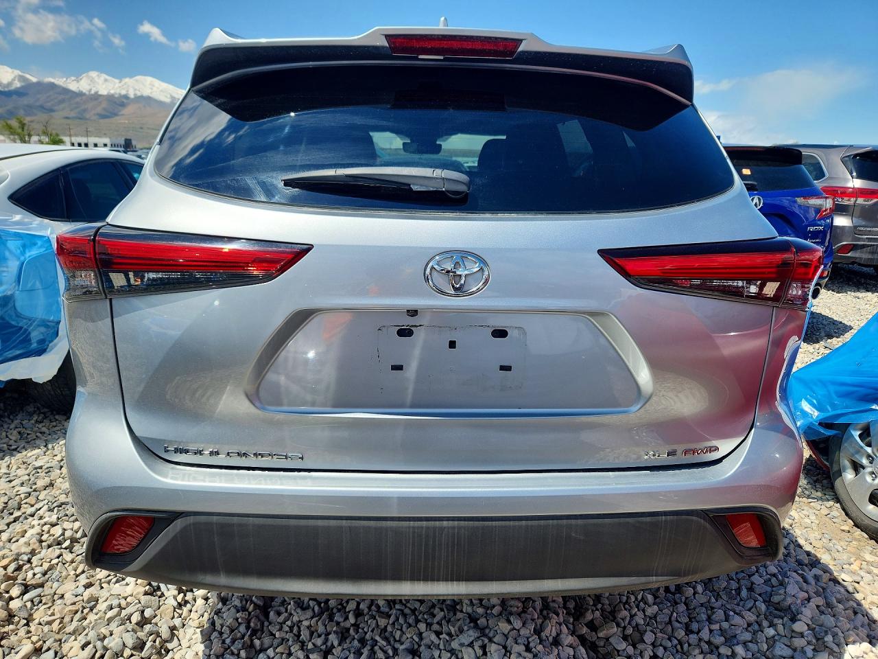 2020 TOYOTA HIGHLANDER XLE photo 16