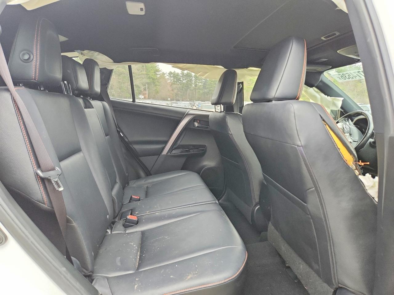 2016 TOYOTA RAV4 SE photo 21