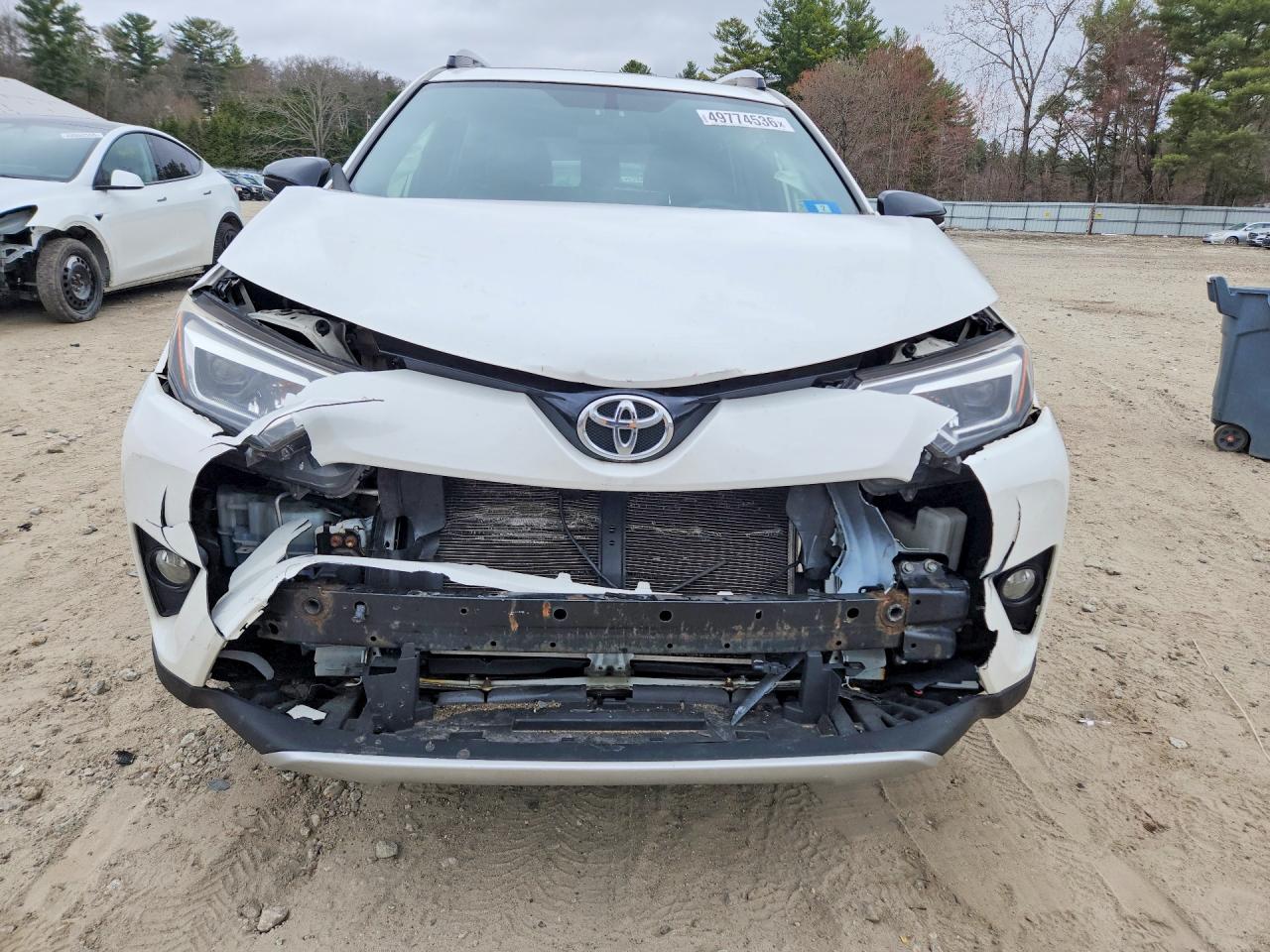 2016 TOYOTA RAV4 SE photo 9