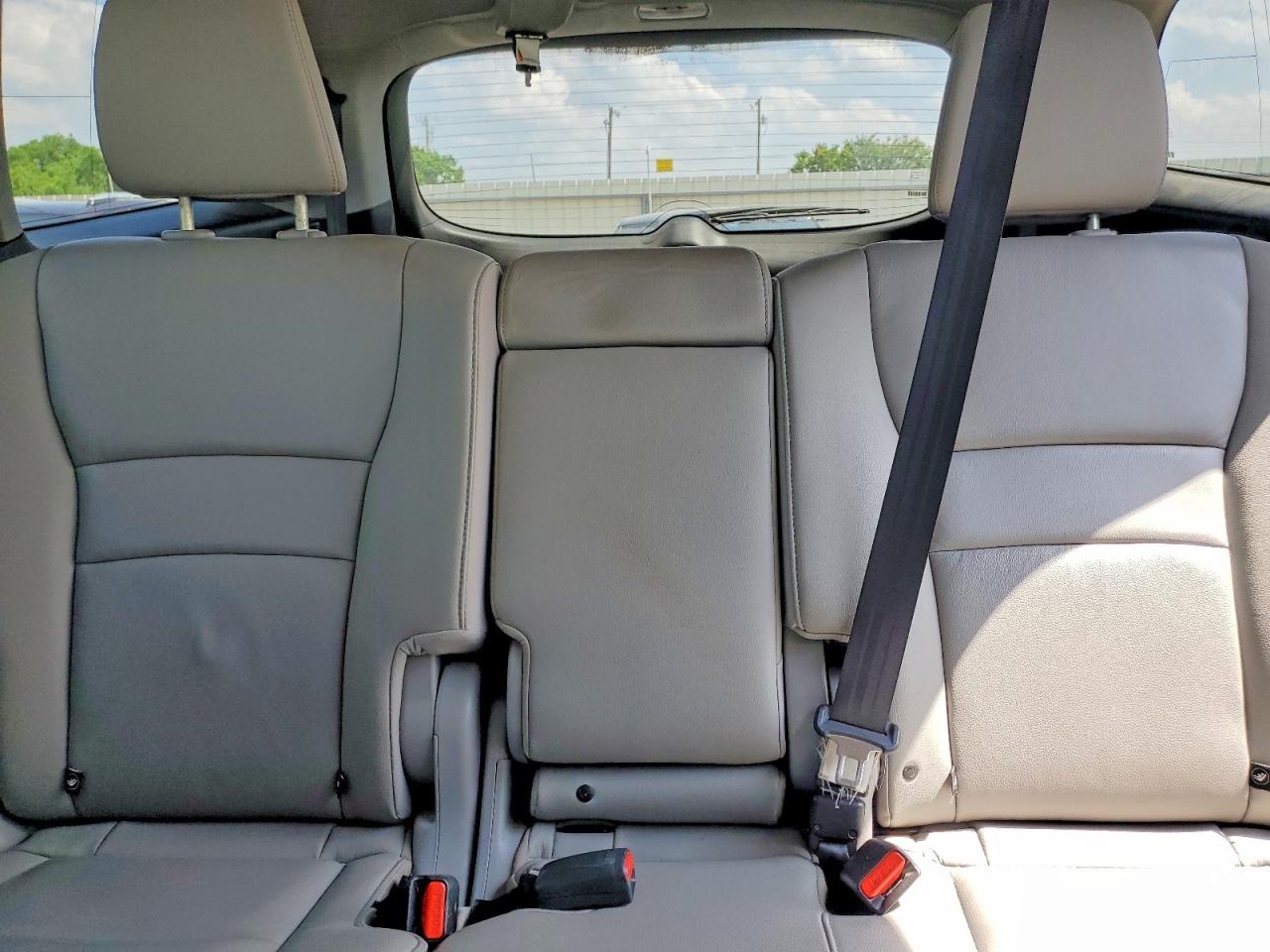 2016 HONDA PILOT EXLN photo 28
