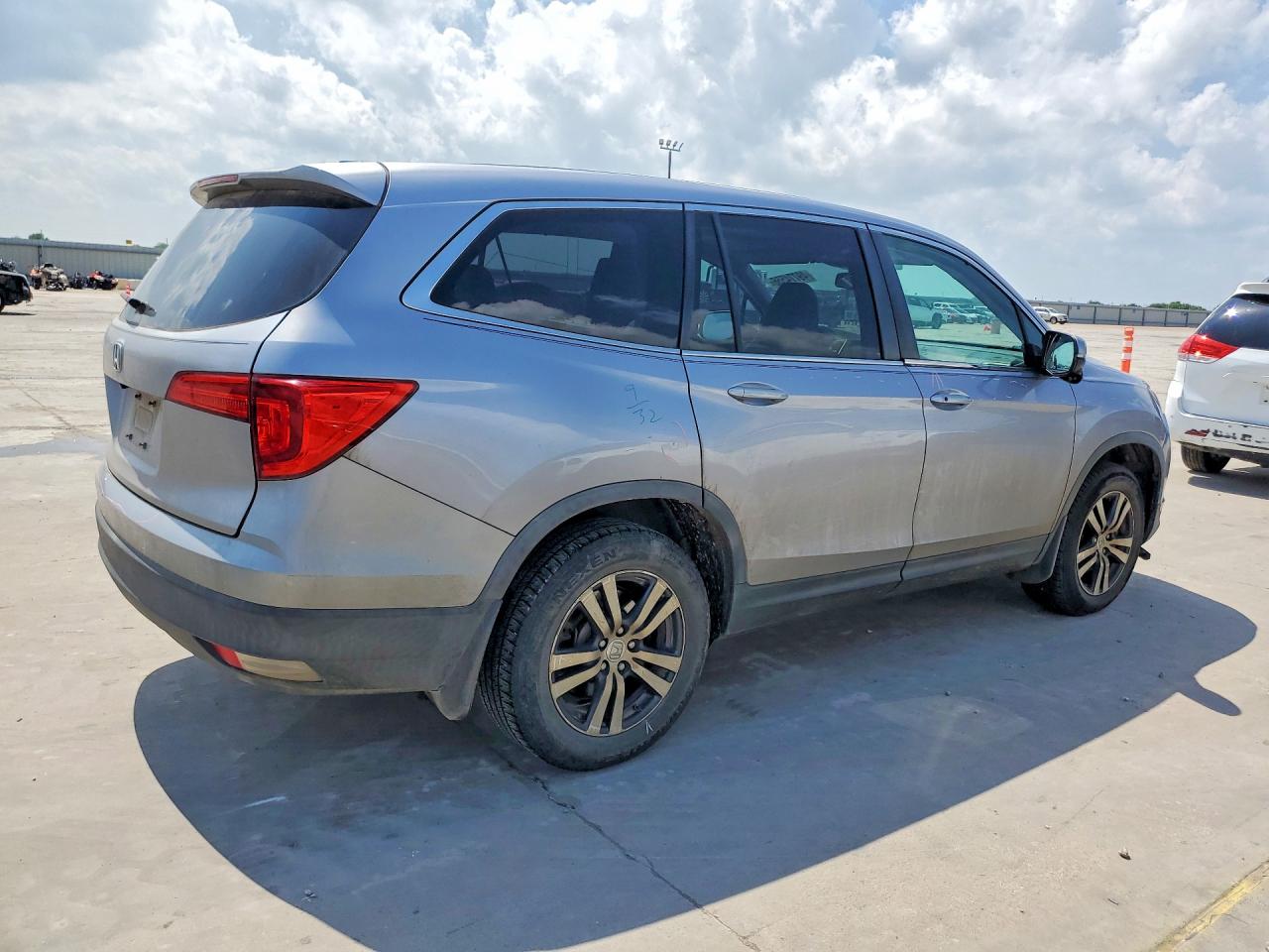 2016 HONDA PILOT EXLN photo 7