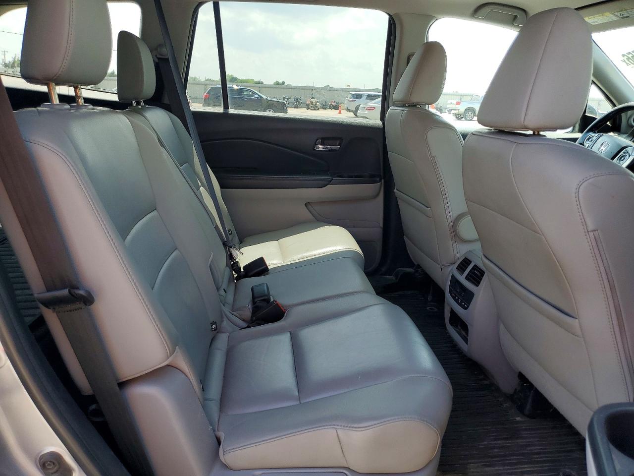 2016 HONDA PILOT EXLN photo 31