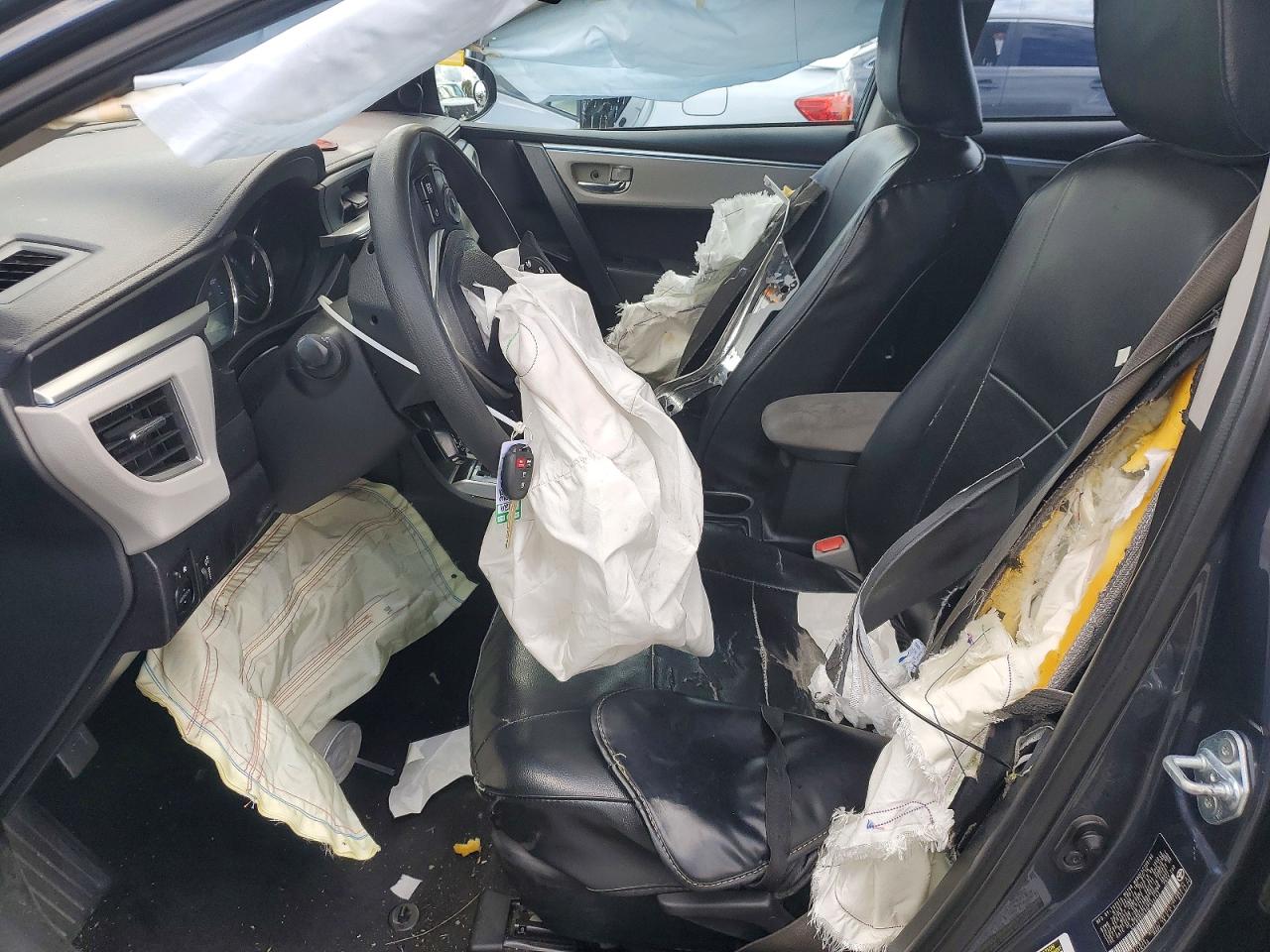 2016 TOYOTA COROLLA LE photo 13