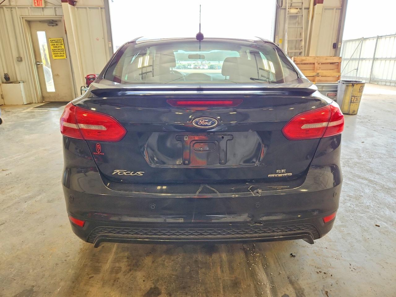 2015 FORD FOCUS SE photo 6