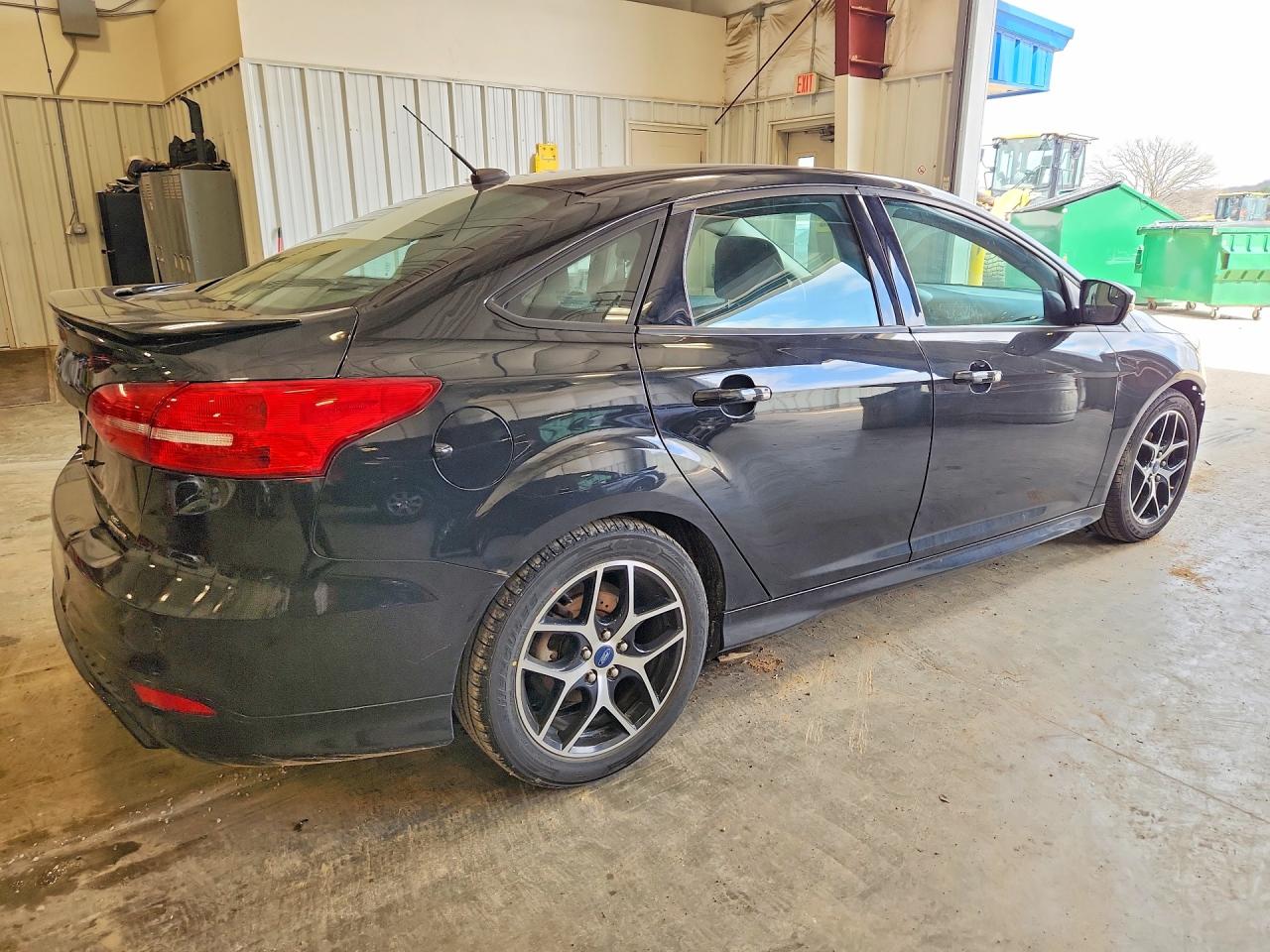 2015 FORD FOCUS SE photo 3