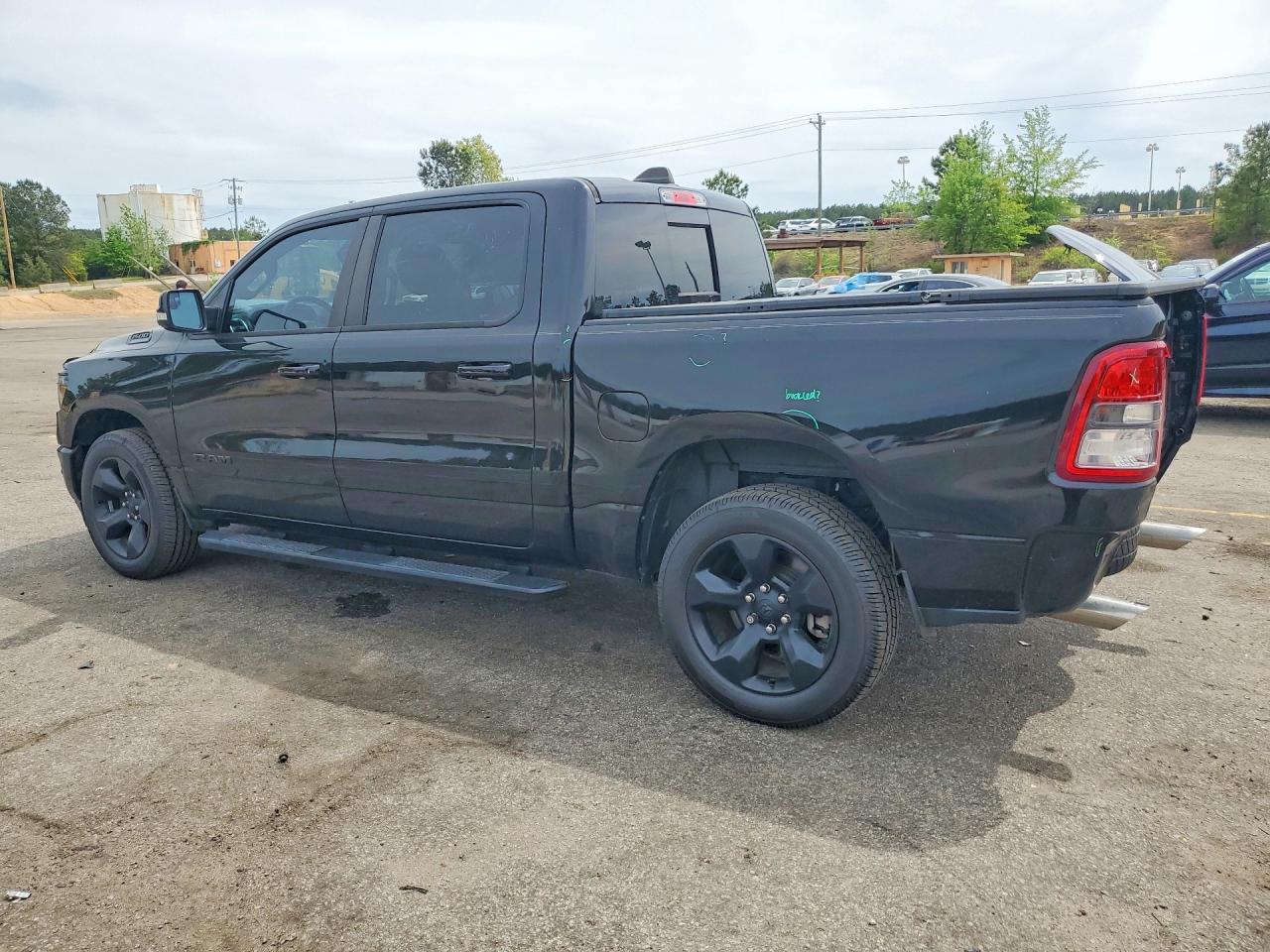 2019 RAM 1500 BIG HORN photo 3