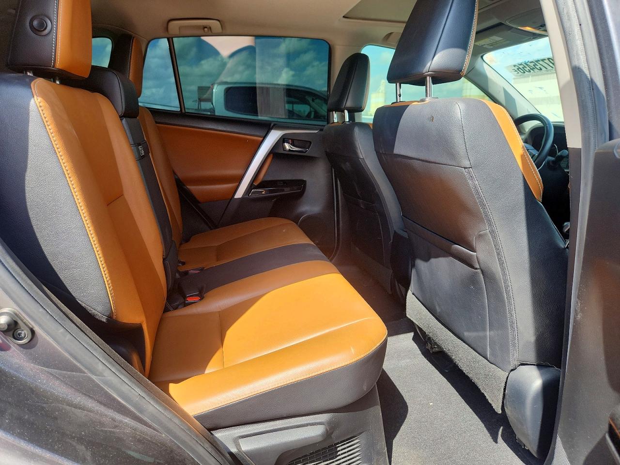 2016 TOYOTA RAV4 HV LIMITED photo 11